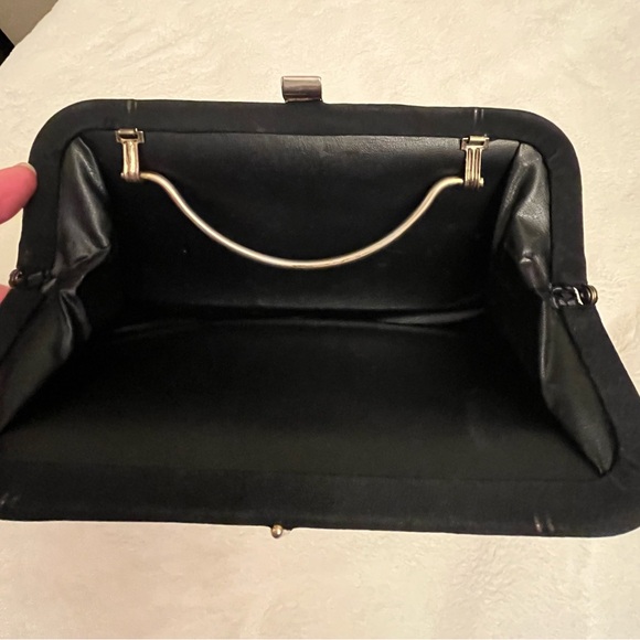 Vintage Clutch Hand Bags circa 1950 and before. - Picture 9 of 14